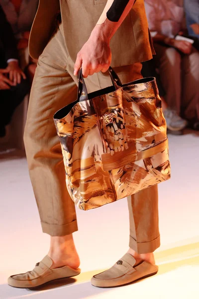 Look 24